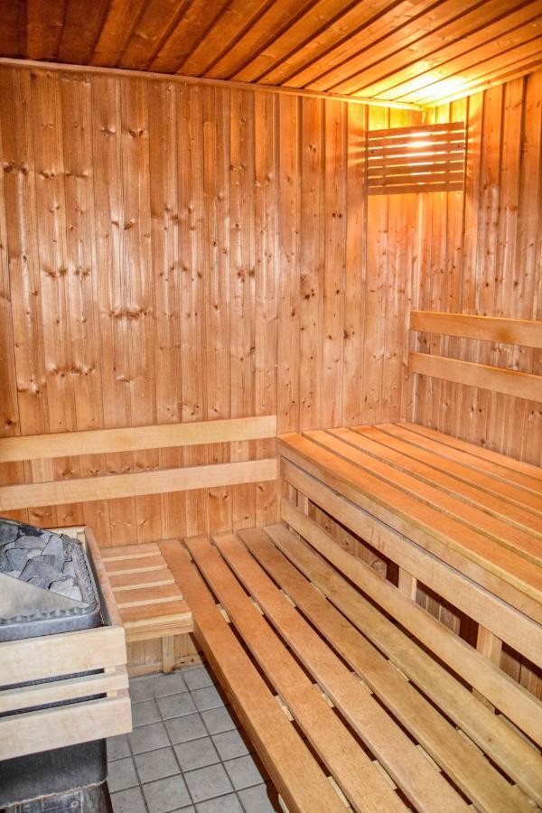Hotel Penta Lux Tata Eksteriør bilde