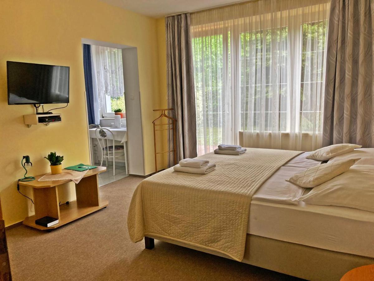 Hotel Penta Lux Tata Eksteriør bilde